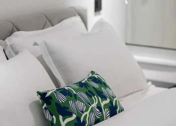 Splash Modern Loft By Binobi! *